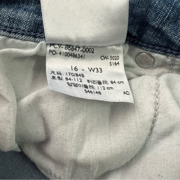 Signature by Levi Strauss Women's Denim Blue Jean Shorts Size 16. W33 - Picture 5 of 7